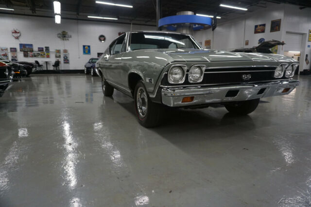 1968 Silver Chevrolet Chevelle