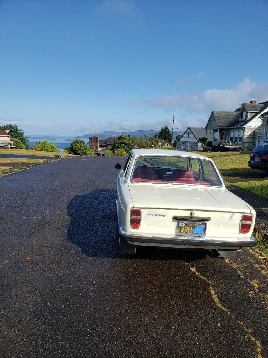 1968 White Volvo 142