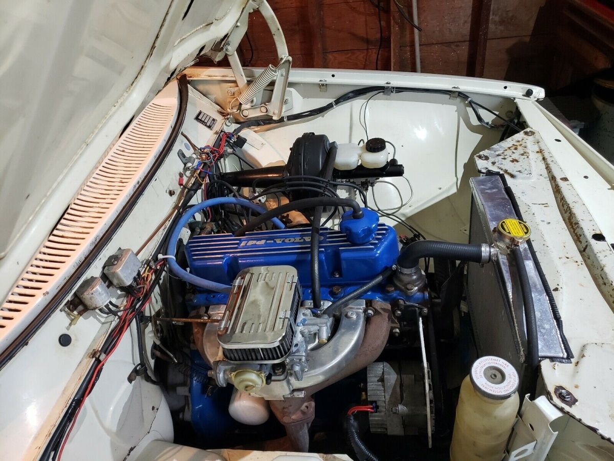 1968 White Volvo 142