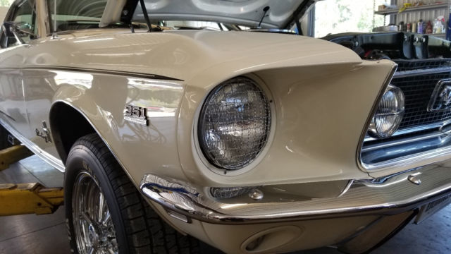 1968 Wimbledon White Ford Mustang Coupe