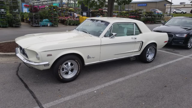 1968 Wimbledon White Ford Mustang Coupe