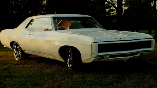 1969 White Chevrolet Impala Coupe