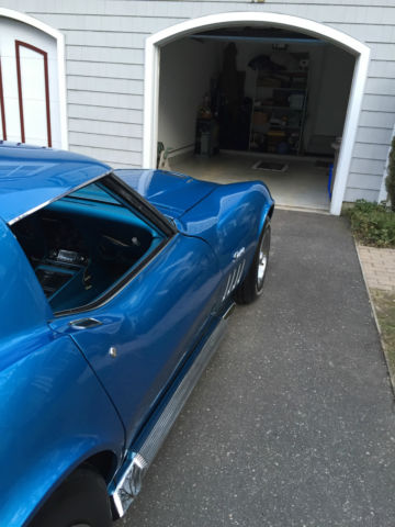 1969 Lemans blue Chevrolet Corvette Coupe