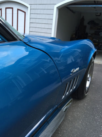 1969 Lemans blue Chevrolet Corvette Coupe