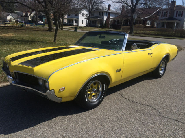1969 Yellow Oldsmobile 442 Convertible