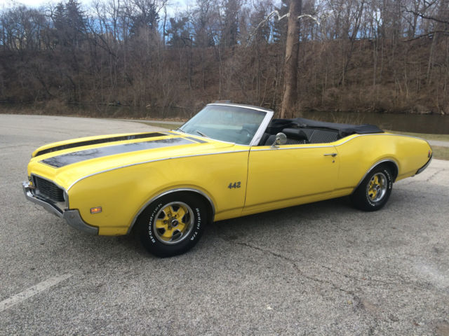 1969 Yellow Oldsmobile 442 Convertible