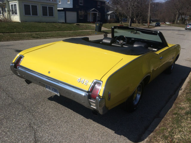 1969 Yellow Oldsmobile 442 Convertible