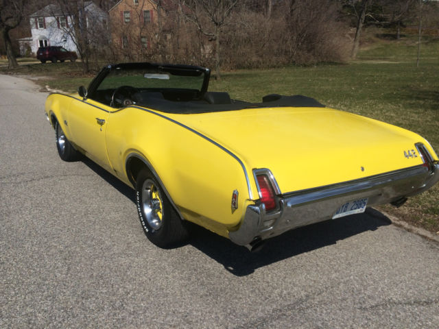 1969 Yellow Oldsmobile 442 Convertible