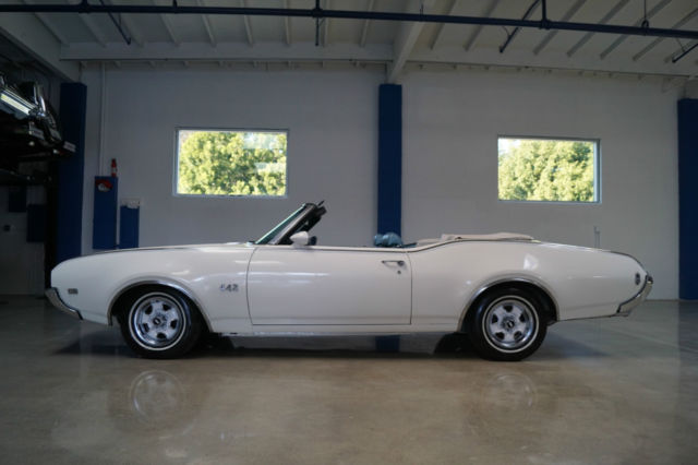 1969 Cameo White Oldsmobile 442 Convertible