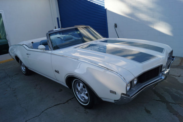 1969 Cameo White Oldsmobile 442 Convertible