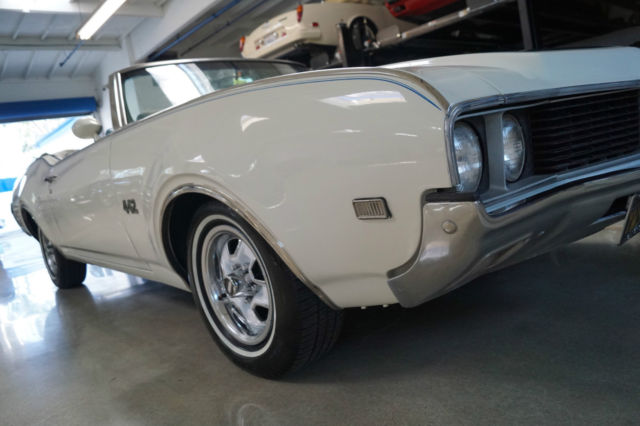 1969 Cameo White Oldsmobile 442 Convertible