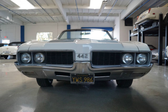 1969 Cameo White Oldsmobile 442 Convertible