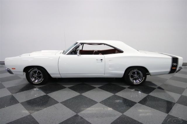1969 White Dodge Coronet