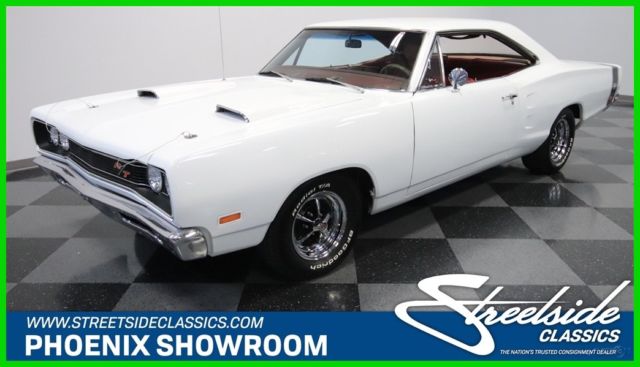 1969 White Dodge Coronet