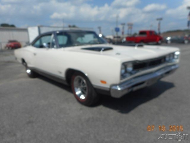 1969 White Dodge Coronet Other