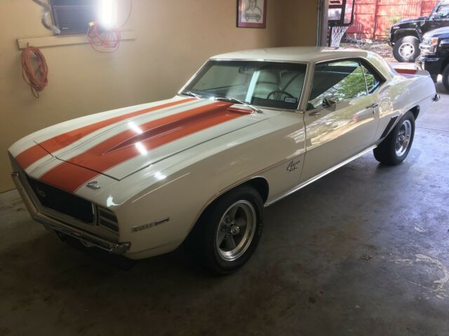 1969 White Chevrolet Camaro Coupe