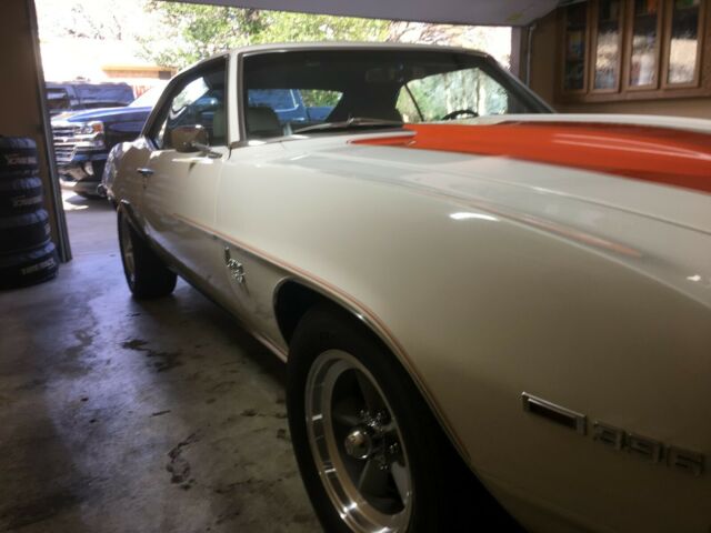 1969 White Chevrolet Camaro Coupe