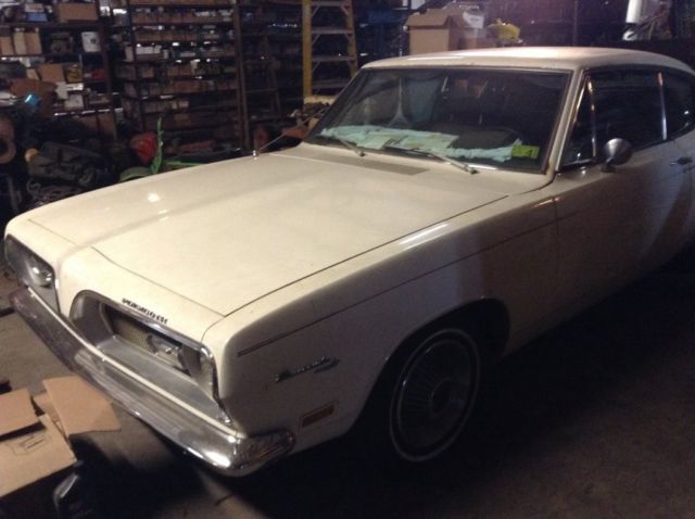 1969 White Plymouth Barracuda Fastback