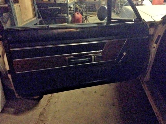 1969 White Plymouth Barracuda Fastback