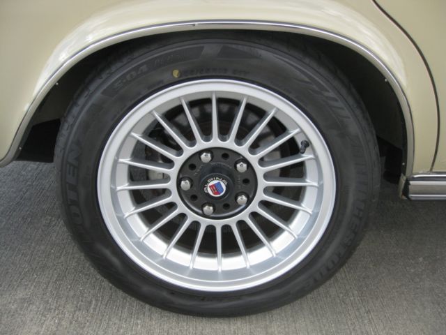 1969 Nevada (light olive) BMW 2800 Sedan