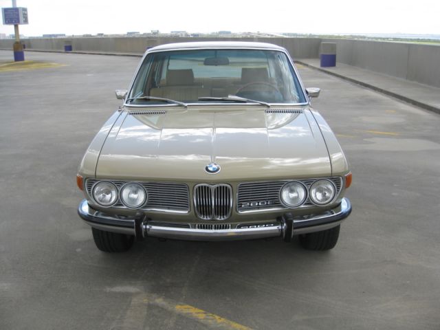 1969 Nevada (light olive) BMW 2800 Sedan