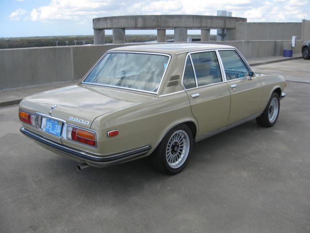 1969 Nevada (light olive) BMW 2800 Sedan