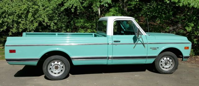 1969 Green Chevrolet C-10 Standard Cab Pickup