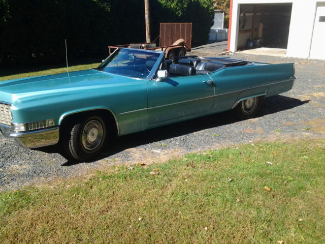 1969 bule Cadillac DeVille Convertible