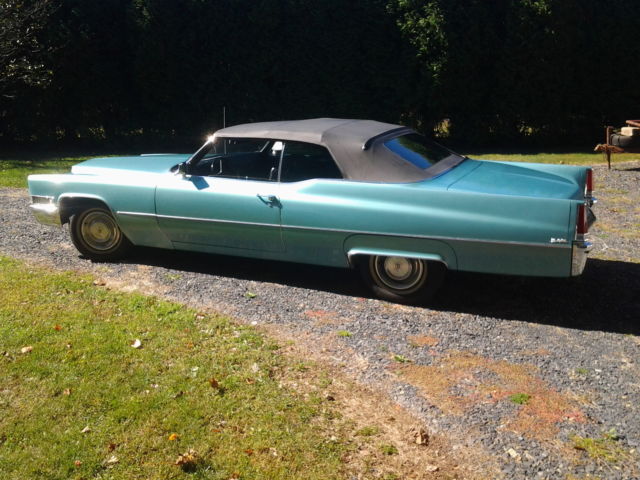 1969 bule Cadillac DeVille Convertible