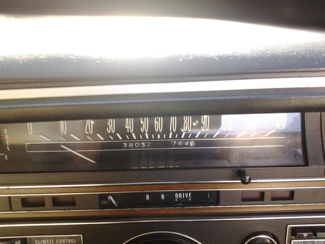 1969 bule Cadillac DeVille Convertible