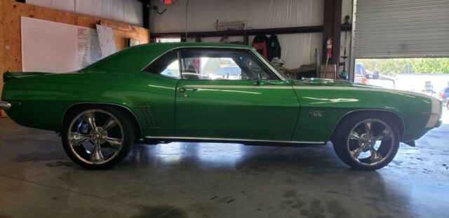 1969 Rally grn Chevrolet Camaro Coupe