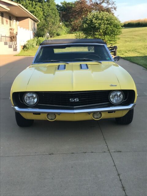 1969 Yellow Chevrolet Camaro