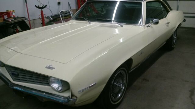 1969 Yellow Chevrolet Camaro Coupe
