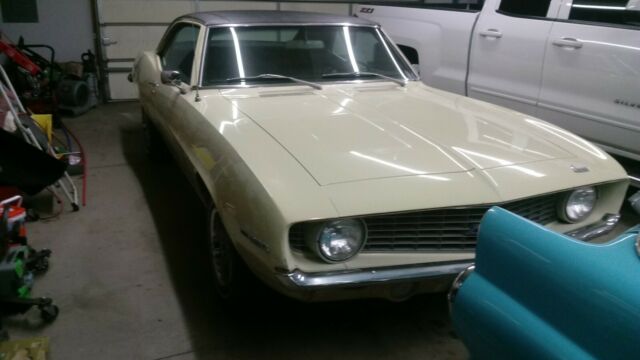 1969 Yellow Chevrolet Camaro Coupe