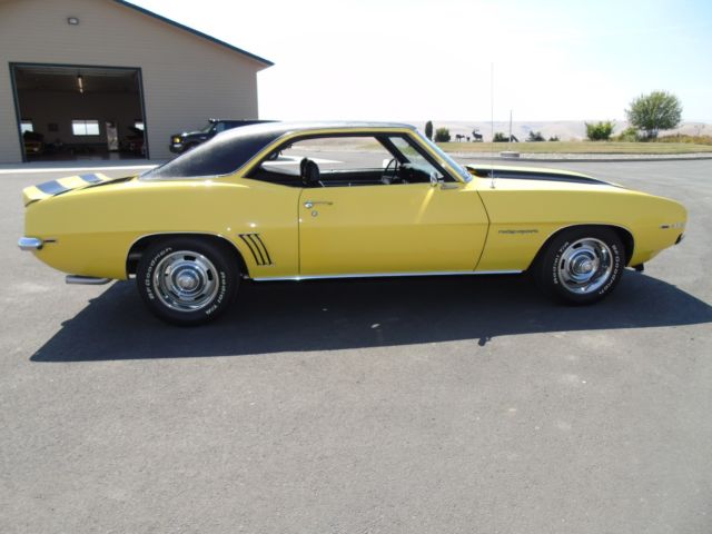 1969 Yellow Chevrolet Camaro Coupe