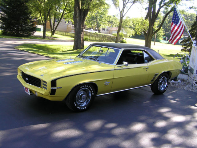 1969 DAYTONA YELLOW Chevrolet Camaro COUPE