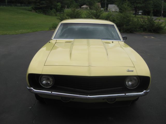 1969 ButterNut Yellow Chevrolet Camaro Coupe