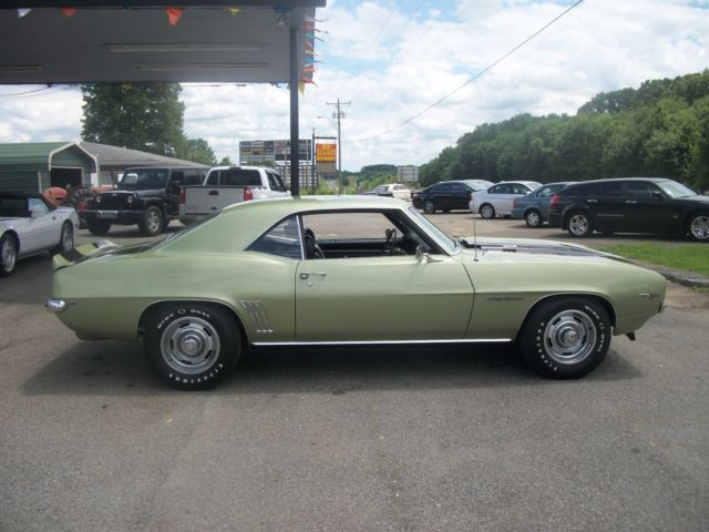 1969 FROST GREEN Chevrolet Camaro
