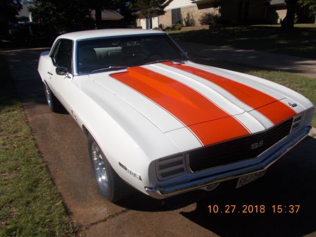1969 White Chevrolet Camaro Coupe