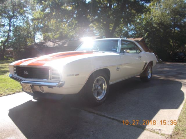1969 White Chevrolet Camaro Coupe