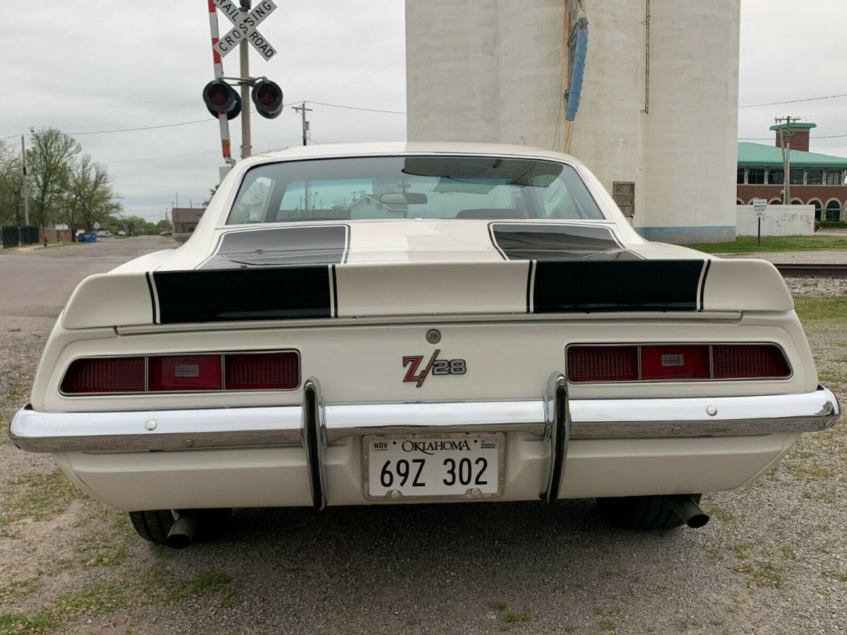 1969 White Chevrolet Camaro Coupe
