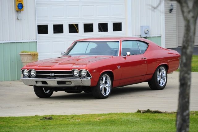 1969 prowler orange metallic Chevrolet Chevelle coupe