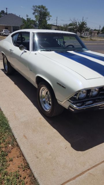1969 White Chevrolet Chevelle