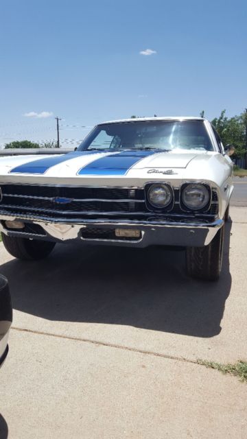 1969 White Chevrolet Chevelle