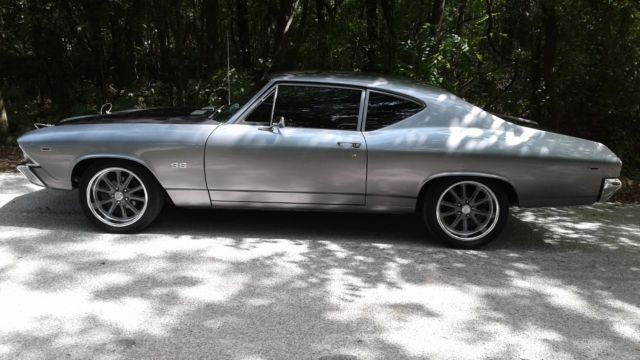 1969 Silver Chevrolet Chevelle Coupe