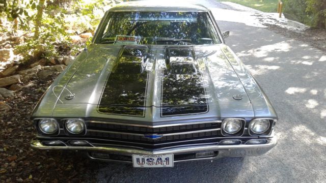 1969 Silver Chevrolet Chevelle Coupe