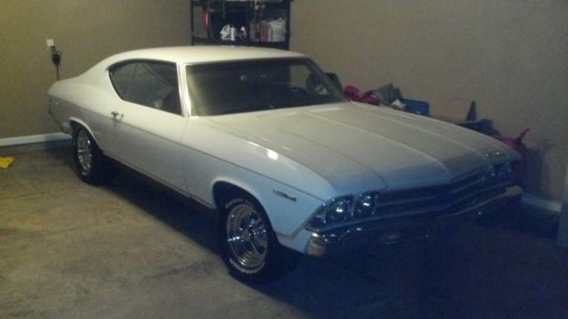 1969 White Chevrolet Chevelle Coupe