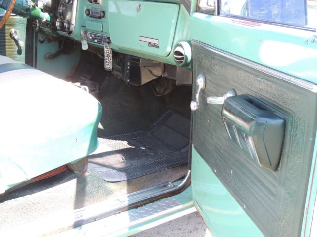 1969 Green and White Chevrolet C/K Pickup 1500 Pick up