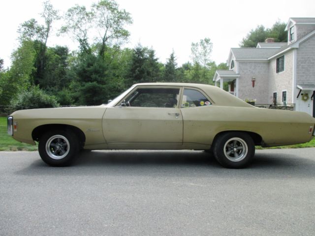 1969 Gold Chevrolet Biscayne Sedan