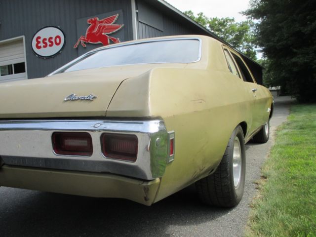 1969 Gold Chevrolet Biscayne Sedan